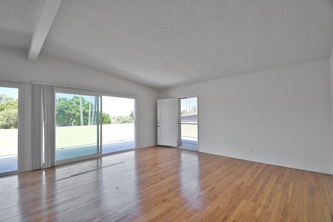 Photo - 1530 Manhattan Beach Blvd Unit A