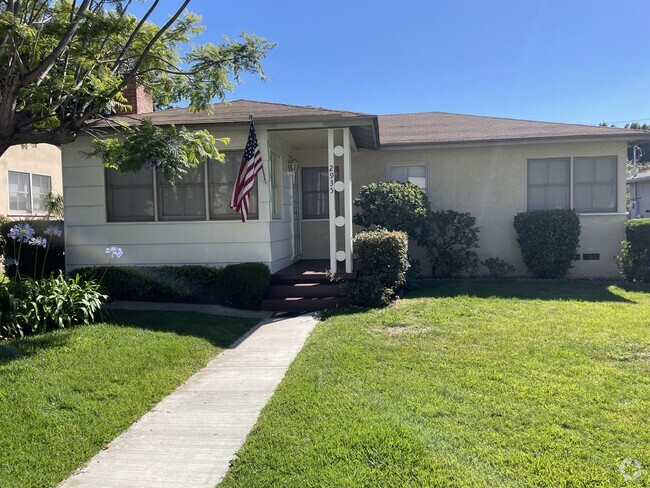 Front view - 2935 Westwood Blvd Rental