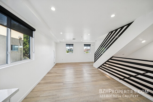 Photo - 837 1/2 N Harvard Blvd-837 1/2 Unit 837 1/2