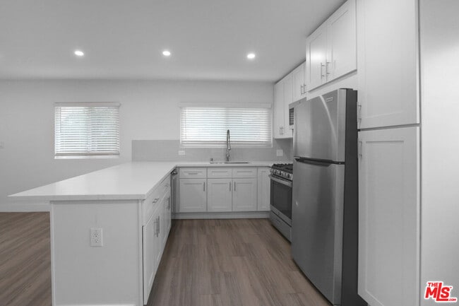 Photo - 11347 Emelita St Unit 6