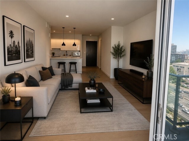 Building Photo - 1050 S Grand Ave Unit 1003