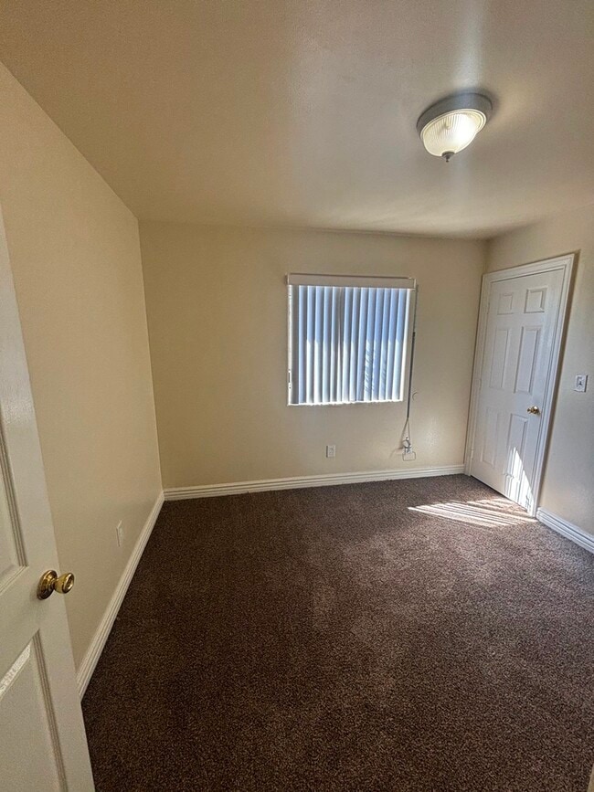 Photo - 132 E 79th St