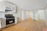 Photo - 212 S Reeves Dr Apartment Unit 3