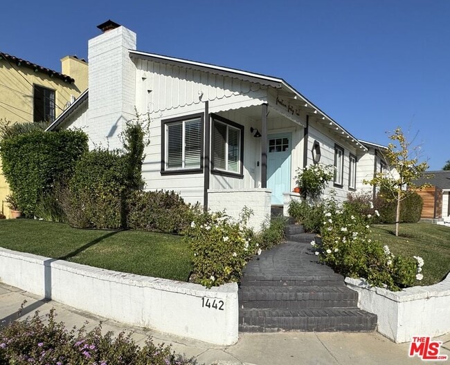 Photo - 1442 Ellsmere Ave