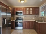 Photo - 4 Bedrooms and 3 Bathrooms in Winnetka