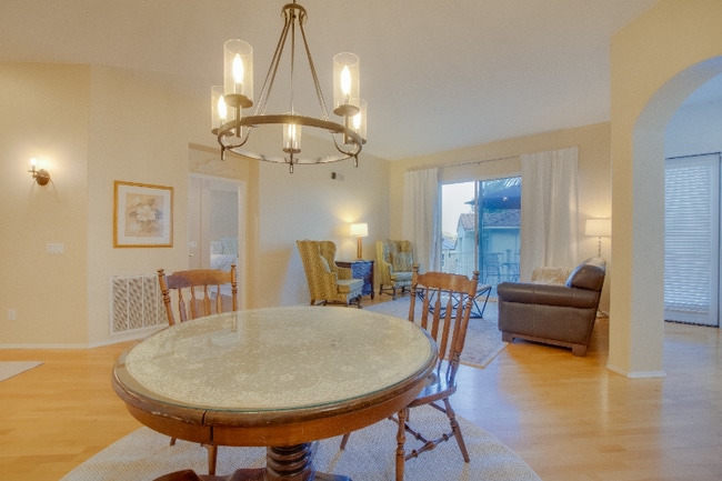 Photo - 6055 Caddington Row