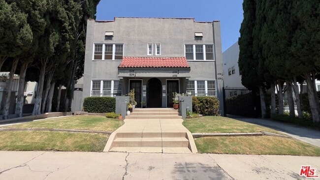 Building Photo - 1532 Rosalia Rd Unit 1/2 Rental