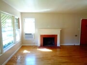 Photo - 2 Bedroom 1 Bath Duplex for Rent in Uptown Whittier