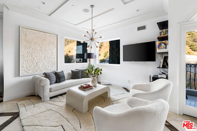 Photo - 2063 Wattles Dr House