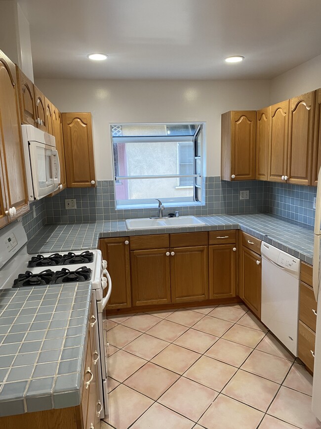 Photo - 4400 Overland Ave Unit 3