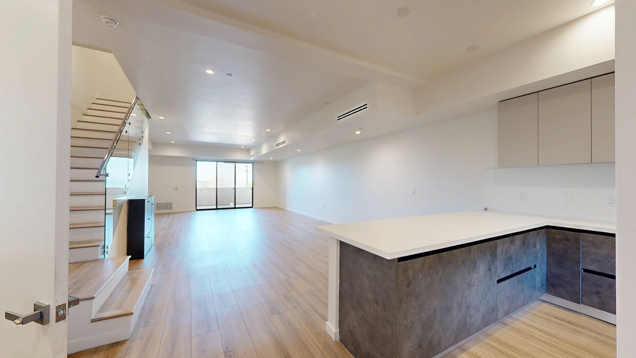3D Tour - 7341 Valmont St