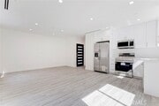 Photo - 7856 Kyle St