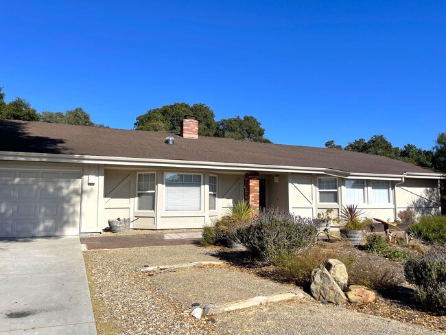 Building Photo - Beautiful Mesa Oaks Home