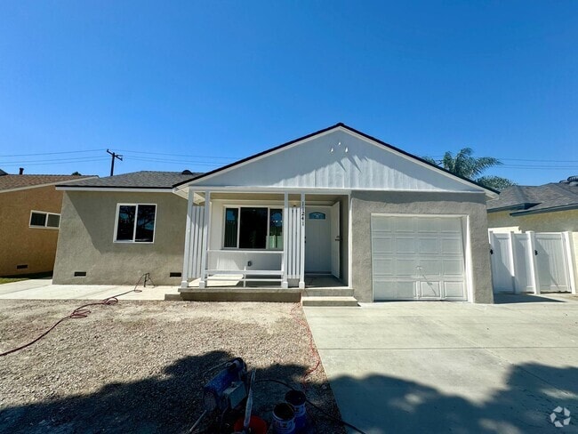 Building Photo - Bayla St Unit 11241 Bayla Street - Front House