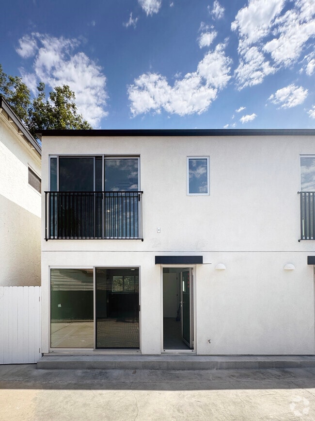 Building Photo - 5644 Aldama St Rental