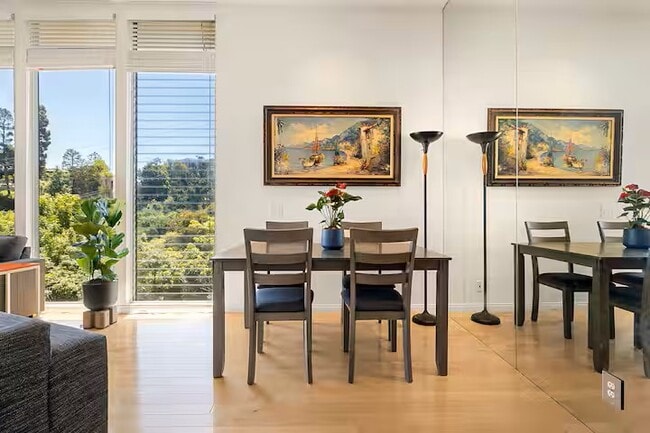 Photo - 7038 Pacific View Dr