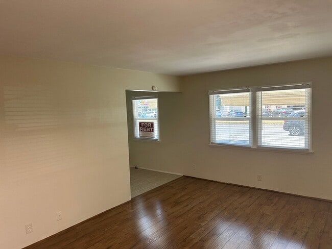 Building Photo - 4115 E Ocean Blvd