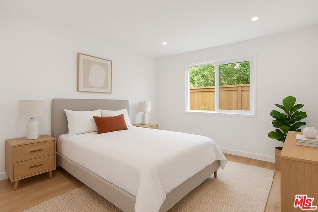 Photo - 3431 Edgehill Dr