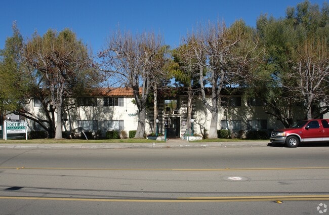 Photo - Foothill Courtyards