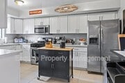 Photo - 1845 Huron Dr House