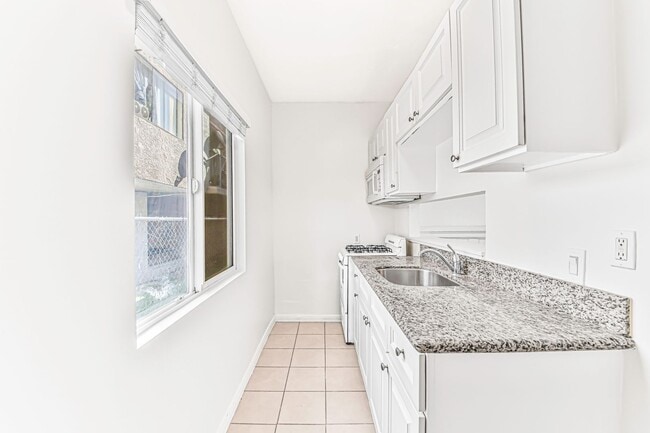 Photo - 908 Martin Luther King Jr Ave Unit 04