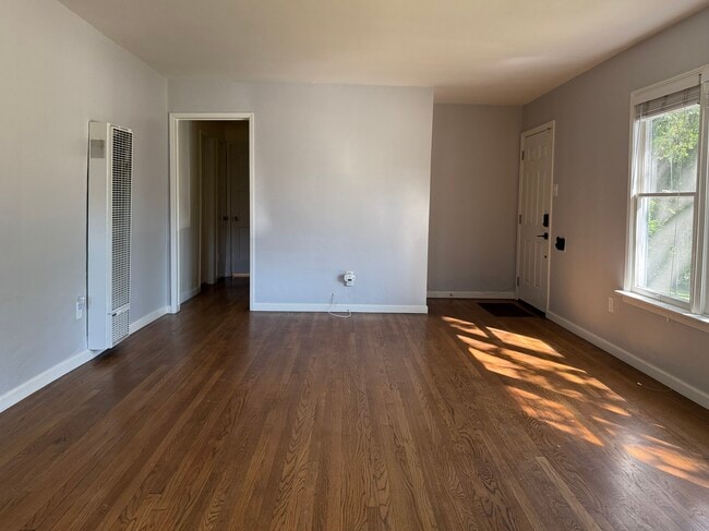 Photo - 11527 Albers St