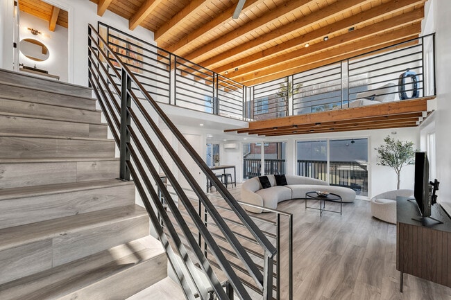 Photo - 24 20th Ave Unit Loft