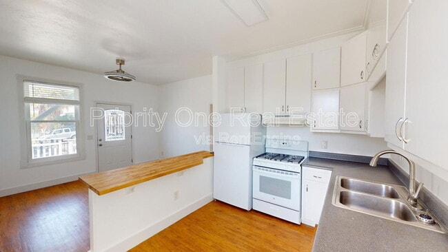 Photo - 1931 J St Townhome