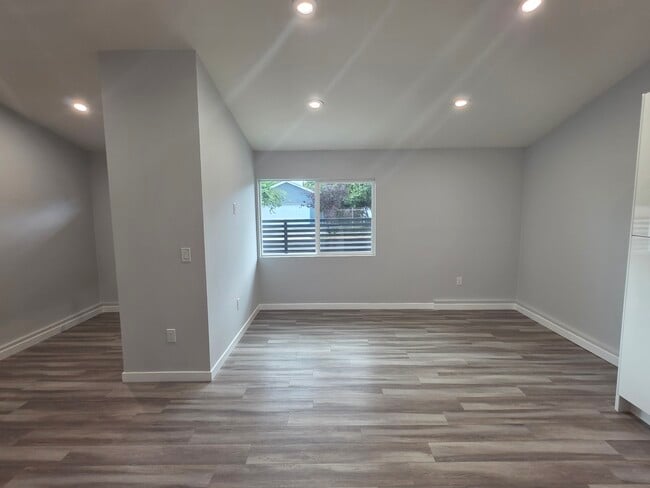 Photo - 18230 Chase St