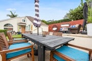 Photo - 154 9th St House