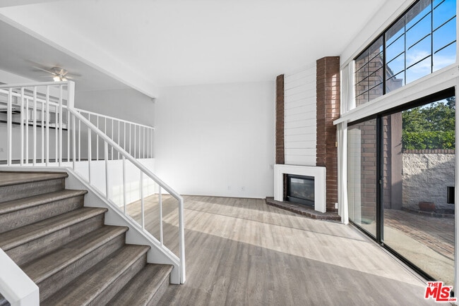 Photo - 4640 Glencoe Ave Unit 2