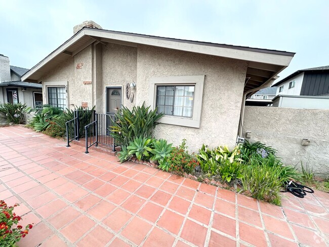 Building Photo - Beautiful 3 bed/2 bath Unit A Rental
