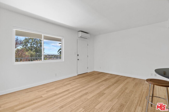 Photo - 631 Pier Ave Unit 3