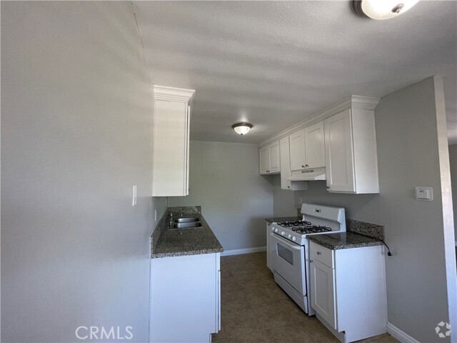 Building Photo - 383 Orchid Ln Unit R Rental
