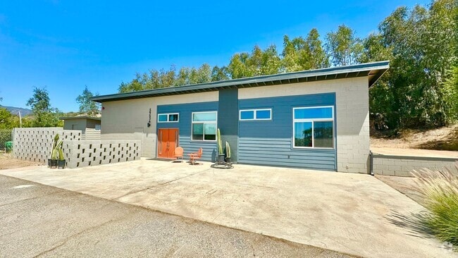 Building Photo - Beautifully Remodeled Top to Bottom Single... Rental