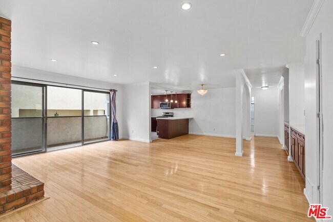 Photo - 1236 Wellesley Ave Unit 2