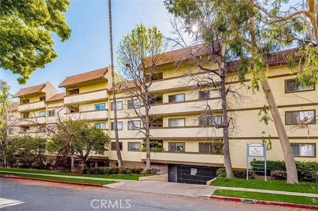 Photo - 1339 N Columbus Ave Unit 102