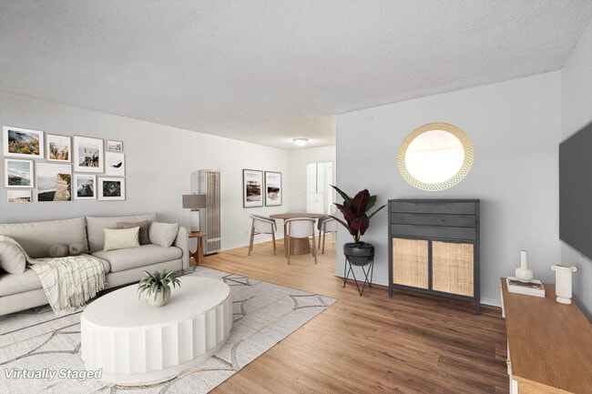 Building Photo - 916 Carondelet Rental