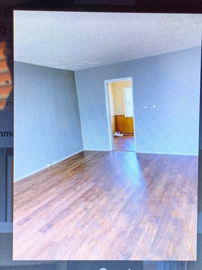 Room - 4117 Palmyra Rd Unit 3