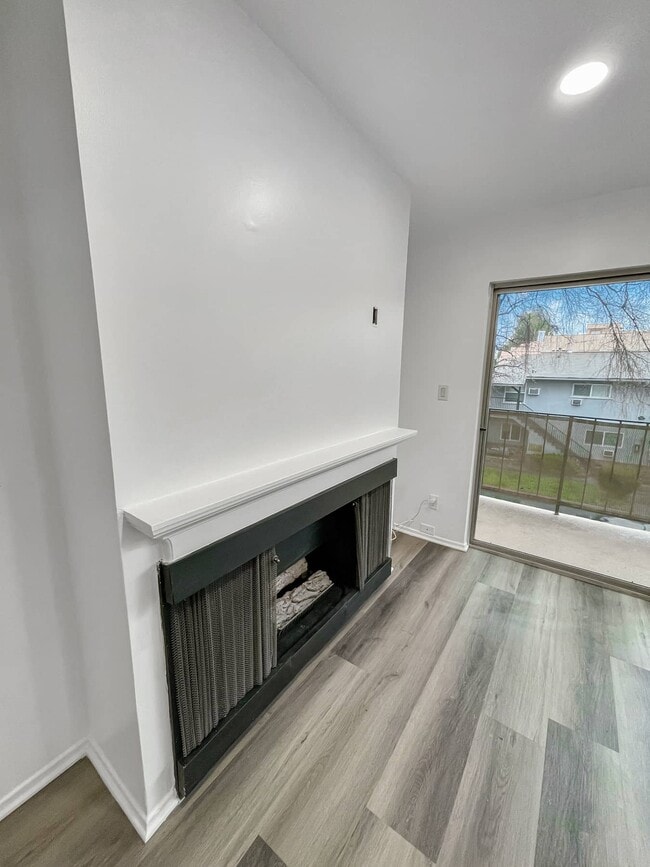 Photo - 14850 Hesby St Unit 203