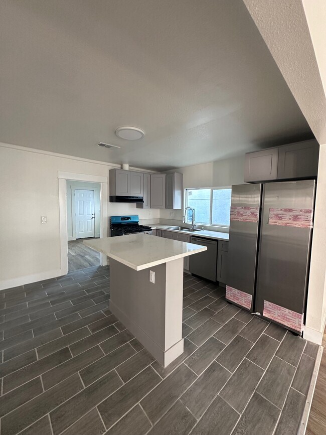Photo - 1236 N Mariposa Ave Unit 1236 N Mariposa Avenue