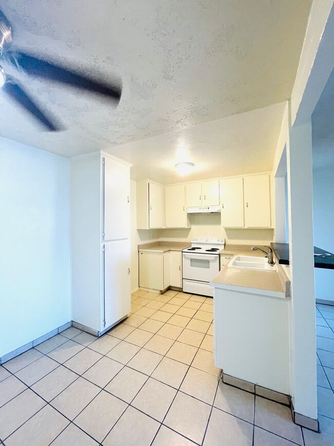 Photo - Welcome to this beautiful 3-bedroom, 2-bat... Unit 1006