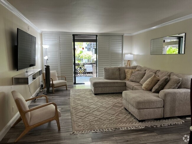 Building Photo - Two Bedroom One Bath Condo for Rent in Pla...