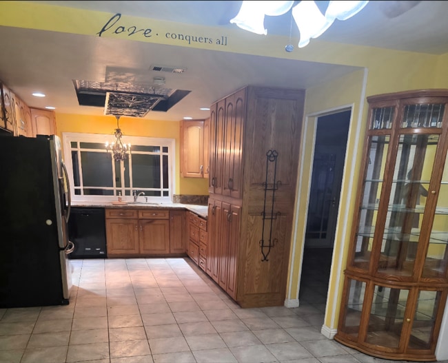 Photo - 3154 Valaria Dr N