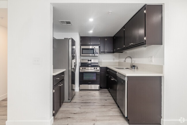 3BR, 2BA - 1,650SF - Kitchen - Terraces at La Cienega