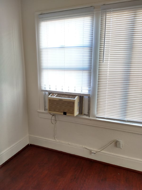 Photo - 1833 W 11th Pl