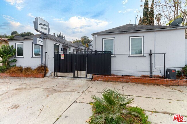 Photo - 11472 Ventura Blvd Unit 6