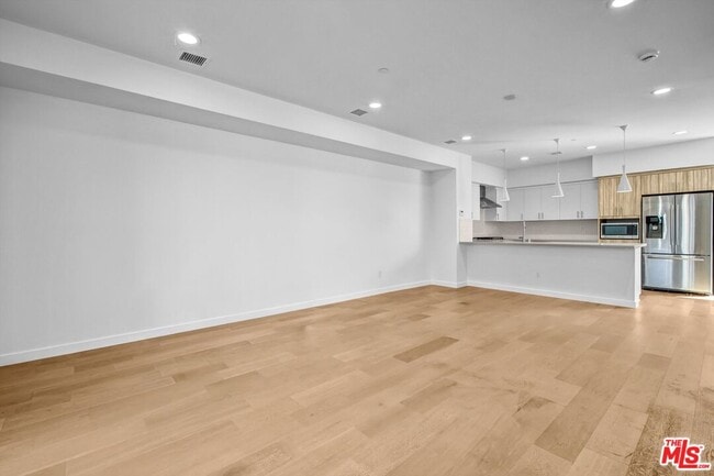 Photo - 1240 Gordon St