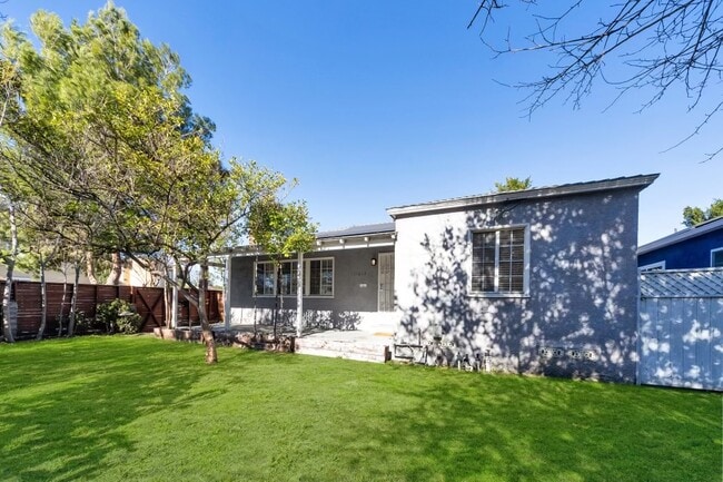 Building Photo - 11613 Haynes St