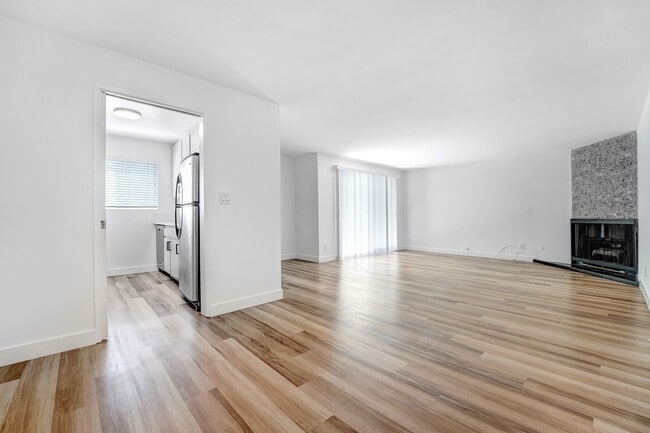 Photo - 843 18th St Unit 03